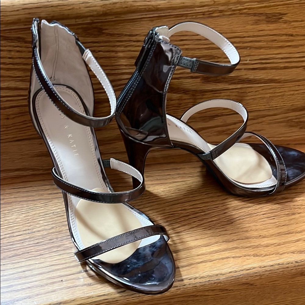 Courtnee Kelly & Katie Heels - gun metal iridescent -size 10